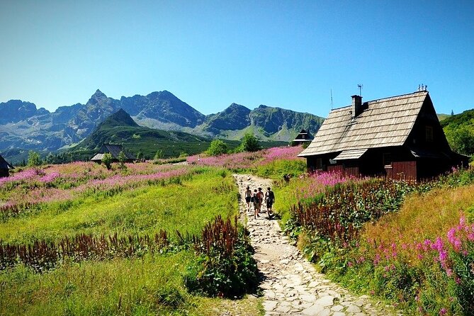Krakow: Zakopane with Thermal Baths, Cable Car & Hotel Pickup - Riding the Gubałówka funicular