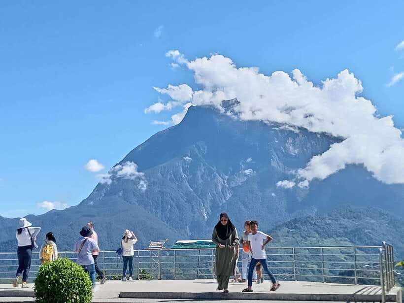 Kundasang : Poring Hot Spring + Desa & Meal Shared Tour - A long road into Sabah’s mountain country