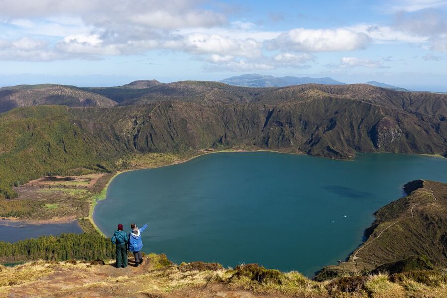 Lagoa do Fogo: Biologist-guided Volcano e-Tour +Hot Springs - Caldeira Velha brings the volcano to your skin