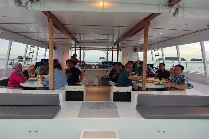 Langkawi Sunset Cruise with Buffet Dinner Jacuzzi & Hotel Pick up - Practical preparation before you board