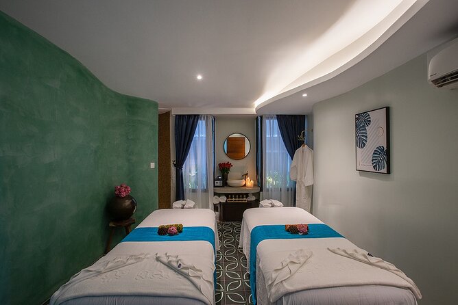 Lomi-Lomi Massage – Body Massage - One hour of kneading, rubbing, and elbow pressure