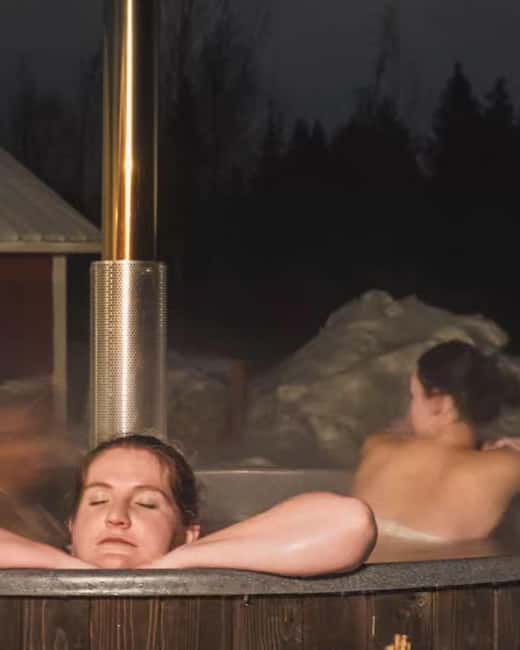 Luleå: Spa in Nature with Hot Tub & Sauna Experience - Stars, shooting stars, and possible Northern Lights