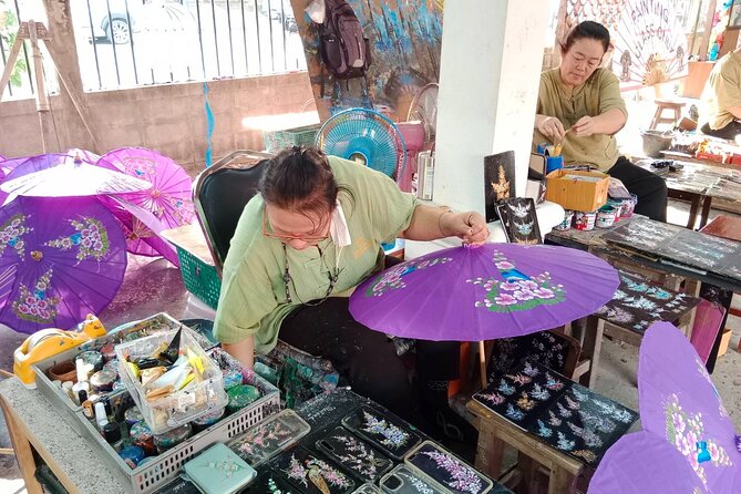 Mae Kampong Village, Hot Springs, Bor Sang Umbrellas Making Tour - Mae Kampong Village and its creekside setting