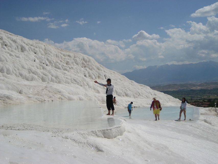 Marmaris: Pamukkale, Hot Spring, Travertines Tour with Lunch - The long road from Marmaris to Pamukkale