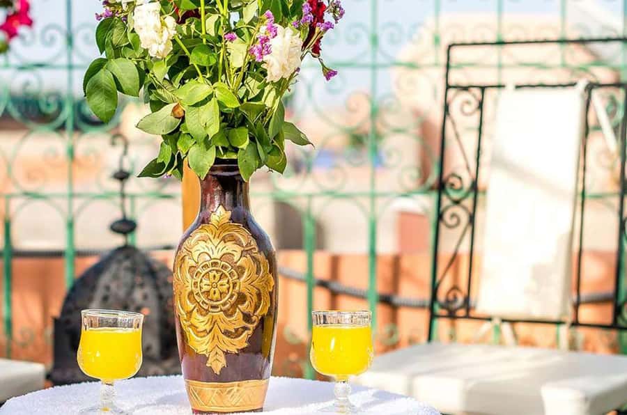 Marrakech: Half-Day Tour with Buggy Ride, Camel Ride and Spa - A Medina spa with hammam and massage
