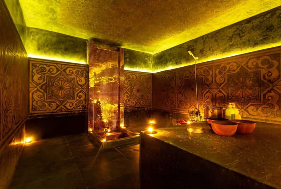 Marrakech: Traditional Moroccan Hammam Experience - Entering the spa and settling into the mint-scented room