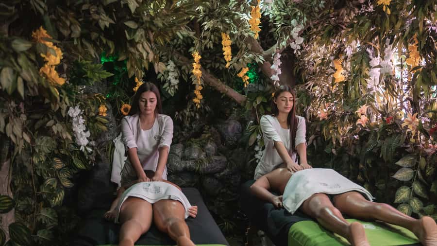 MedelIín: Full Body Massage and Water Therapy Experience - Meeting at Clínica Antienvejecimiento