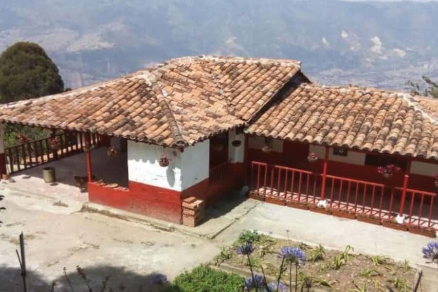 Medellin: Coffee Farm Tour & Spa with Overnight Glamping - Following Coffee From Planting to Processing