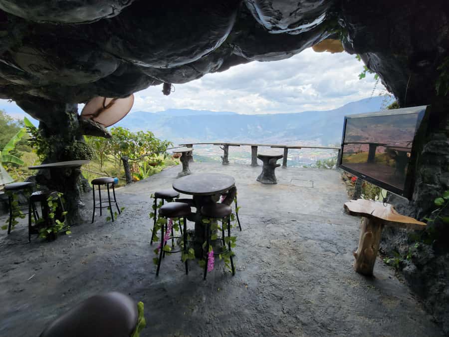 Medellin: Glamping Spa and coffee tour Experience - Key points at a glance