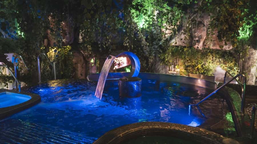 Medellín: Spa Experience with Dinner, Massage and Sauna - Starting with a footbath and flotation pool