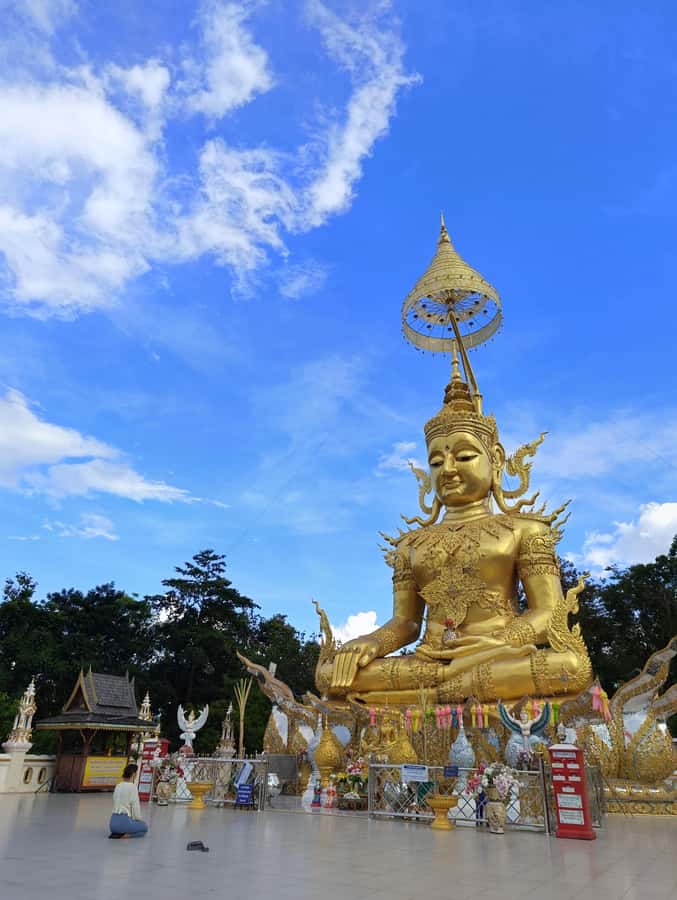 Meditation & Yoga Retreat in Nature - Wat Phra That Doi Saket and its Buddhist art