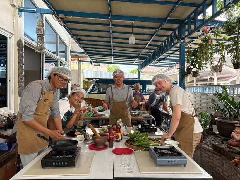 Mini Group: Authentic Thai Cooking & Wellness Experience - Practical advice for a smoother morning