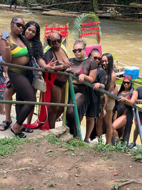 Montegobay: Rafting Tour with Limestone Massage - What the limestone massage is really like