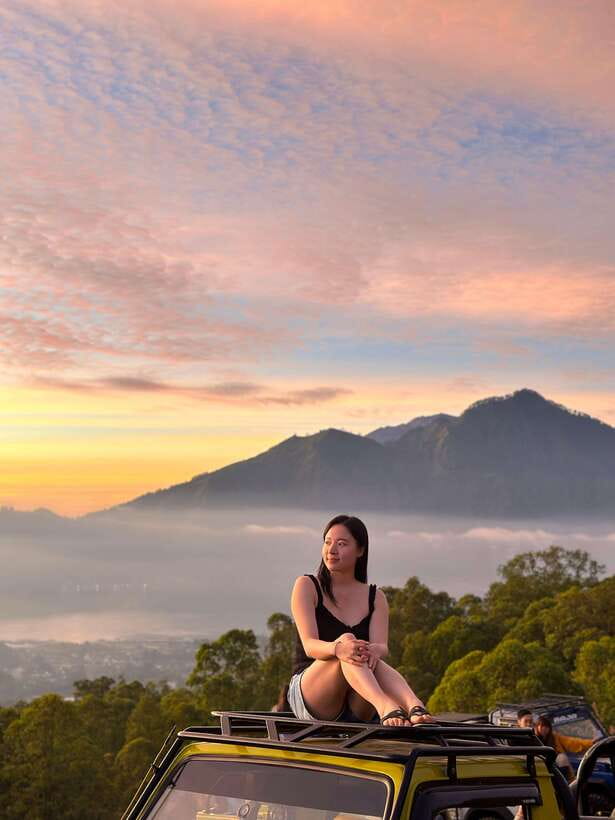 Mount batur jeep sunrise / sunset and hot spring - Sunrise, breakfast, and the wide Lake Batur view