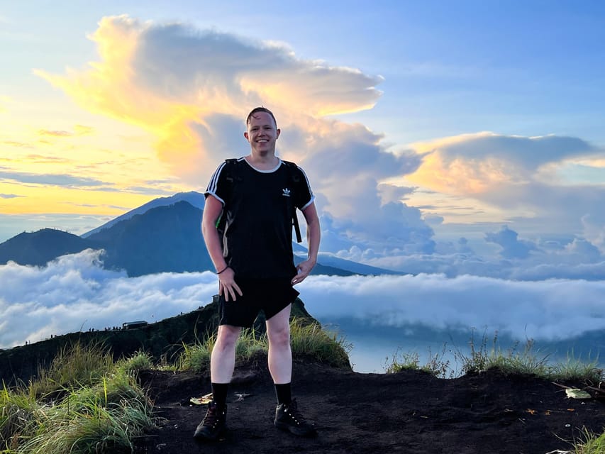 Mount batur jeep sunrise / sunset and hot spring - Driving across Mount Batur’s black lava