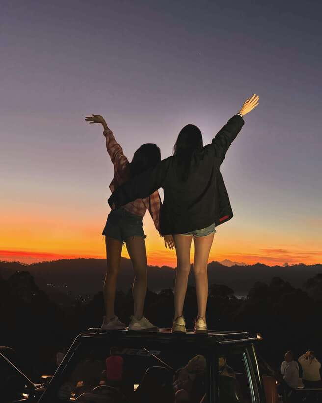Mount batur jeep sunrise / sunset and hot spring - Cooling off at a natural hot spring