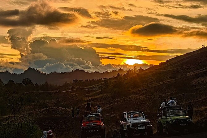 Mount Batur Sunrise Jeep Tour with Hot Springs and Waterfall - What the private format adds