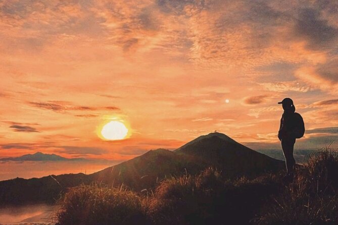 Mount Batur Sunrise Trekking with Natural Hot Spring - Reaching the Trailhead and Meeting Your Local Guide