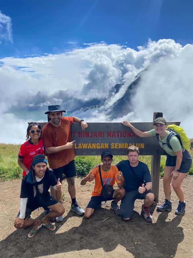 mount rinjani 3D/2N summit,lake.hot spring and crater rim - What the three-day Rinjani route really involves