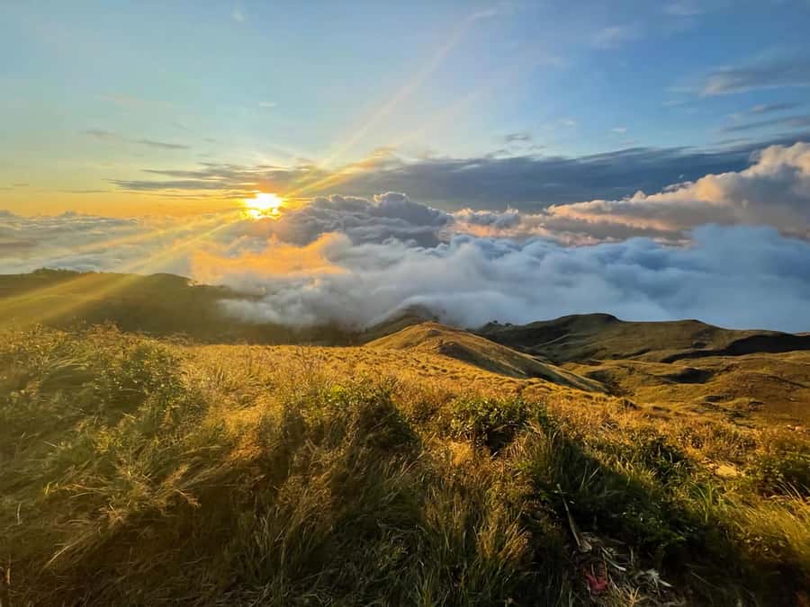 mount rinjani 3D/2N summit,lake.hot spring and crater rim - Day one: Sembalun’s grasslands to the first crater rim