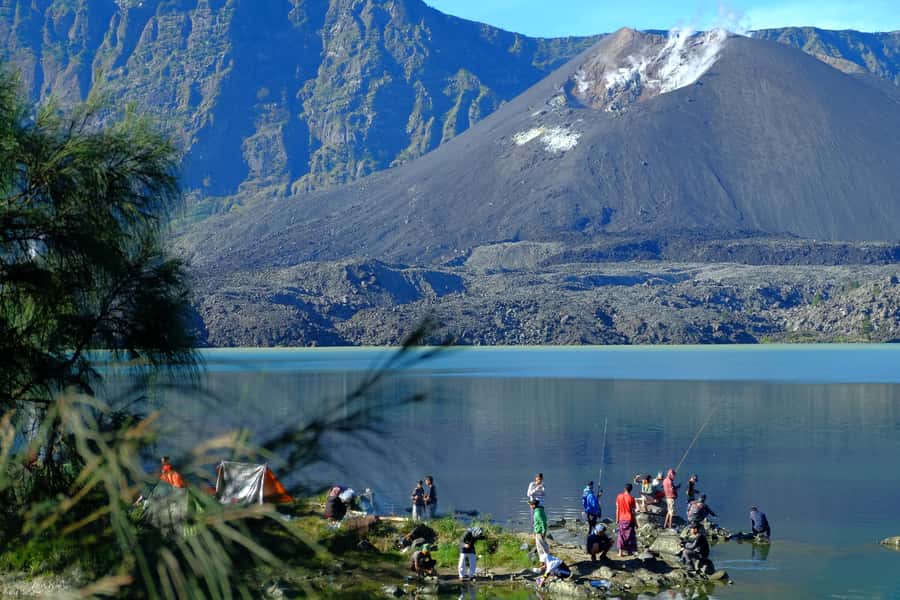 Mount Rinjani: 3D/2N Trekking to Summit, Lake and Hot Spring - Day one: Senaru forest to the crater rim