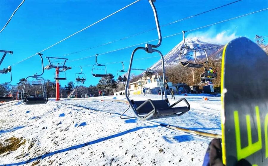 Mt. Fuji Skiing Experience- YETI Ski Resort & Onsen Day Trip - Four hours at Yeti, Japan’s earliest snow park