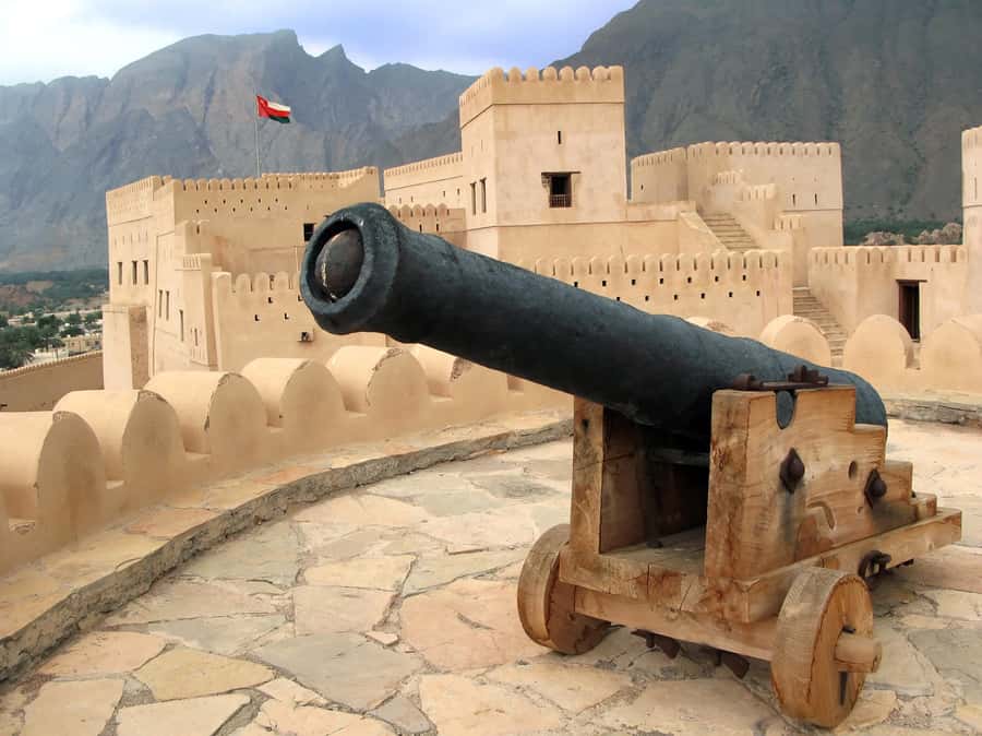 Muscat: full day tour to Nakhal, Rustaq and hot springs - Why this day trip reaches beyond Muscat