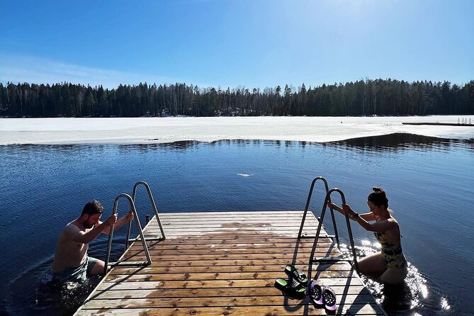 National Park Hike & Finnish Smoke Sauna Experience with Campfire Lunch - The 6-kilometer walk around Kuusijärvi and Sipoonkorpi
