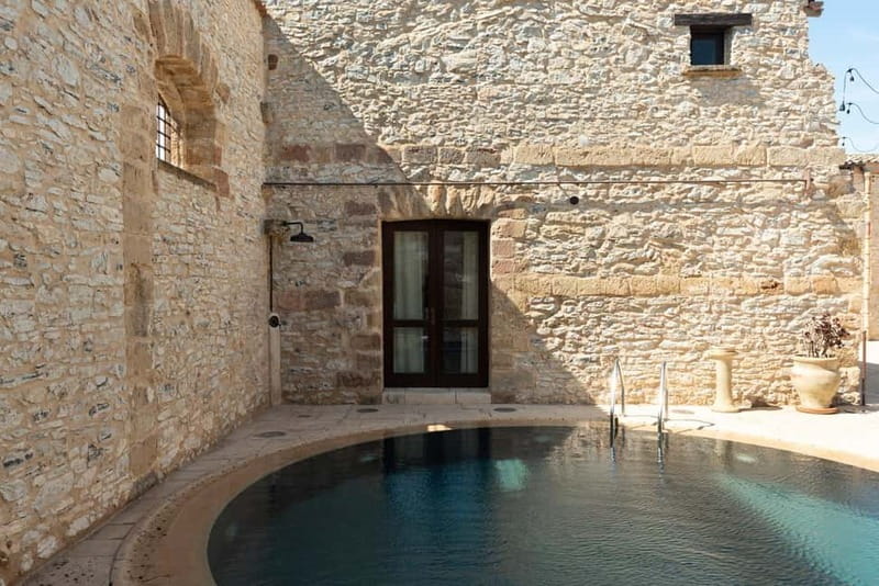 Nature and relaxation by the pool at Baglio Passofondo Estates - Key points to know before booking