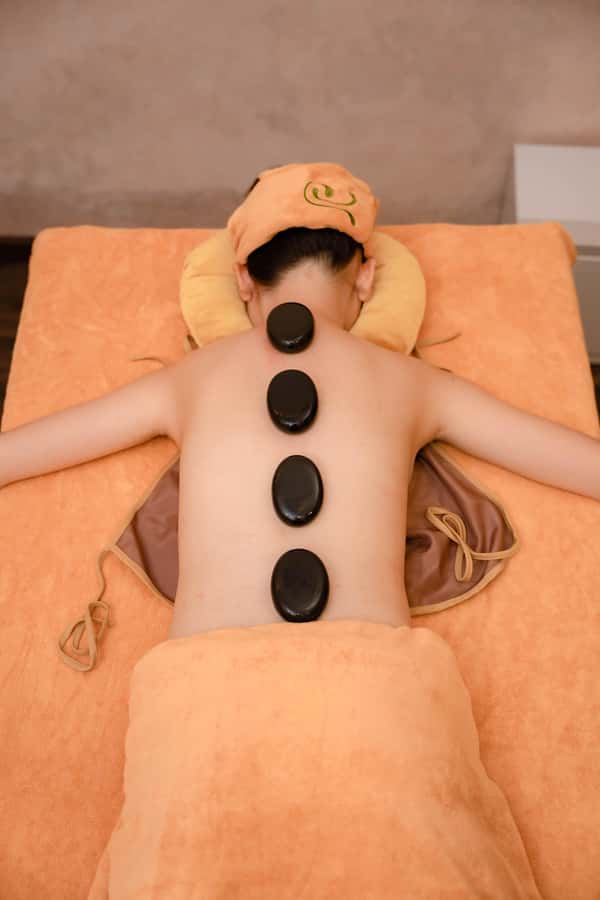 Nha Trang: 90mins Hot Stone Massage (FREE PICK-UP for 2pax+) - Step 2: essential oil and circulation work