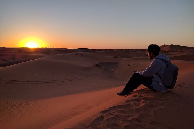 No Rush Desert Safari: 6-Hour Adventure & Inland Sea Relaxation - Sunset and quiet time at Sealine Beach