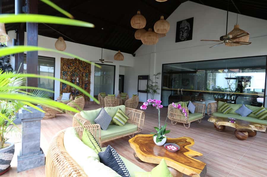 Nusa Dua: 2-Hour Luxury Warm Stone Massage Spa Treatment - Foot washing and the one-hour Bali massage