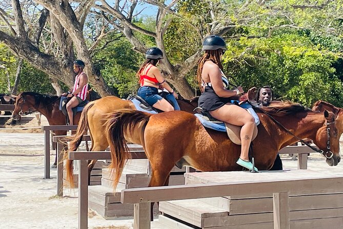 OCEAN HORSE-BACK RIDING & BAMBOO RAFTING + Limestone MASSAGE - A horseback ride that pairs coast and forest