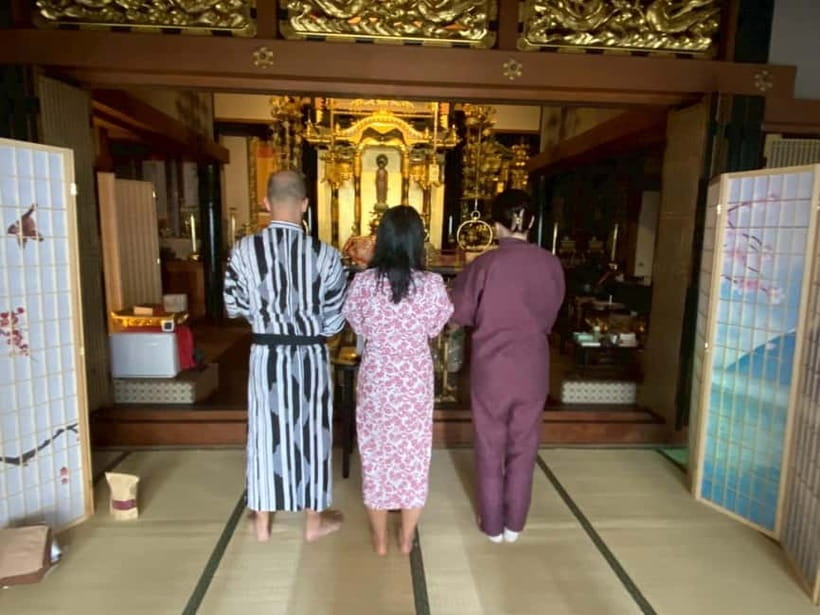 Osaka Temple Head Spa &Matcha Facial – Refresh & Glow〈90min〉 - The foot bath in front of the Buddha
