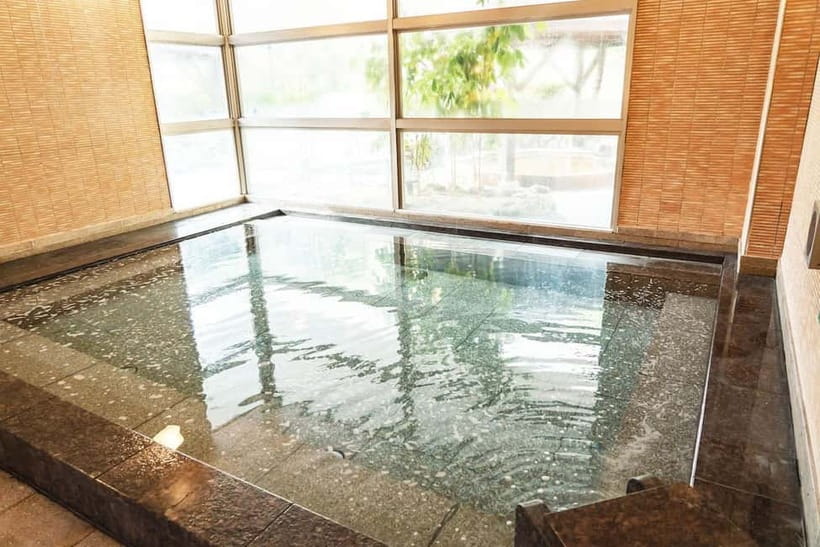 Osaka: Tennen Onsen Naniwa-no-Yu, the famous hot spring spa - Practical etiquette for a first Japanese bath