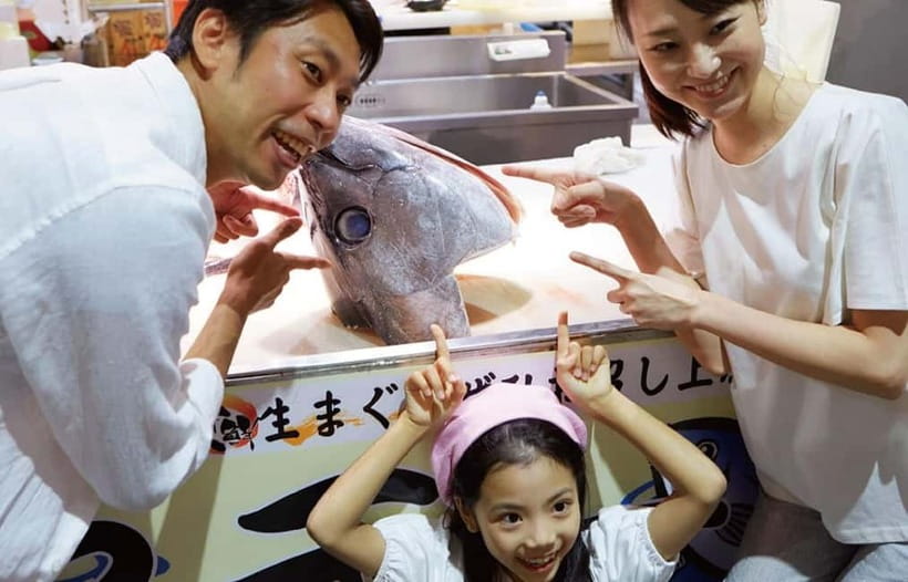 Osaka: Wakayama Cat Train, Seafood market, Hot Springs Tour - Sandanbeki Cave and the old pirate stories