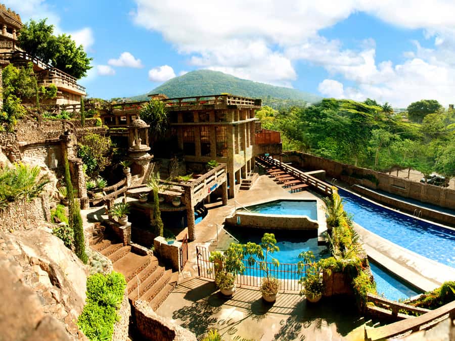 Pacaya Volcano Tour & Hot Springs from Guatemala City - The one-hour climb and the volcanic viewpoint