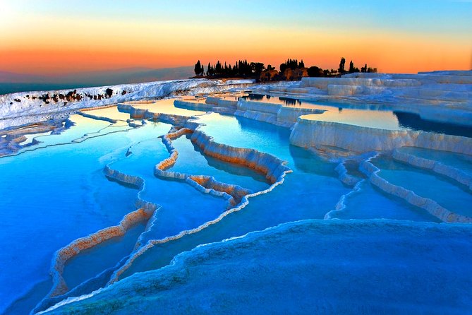 Pamukkale, Hot Springs, Travertines Tour Incl. Lunch f/Bodrum - Walking the white terraces at Pamukkale