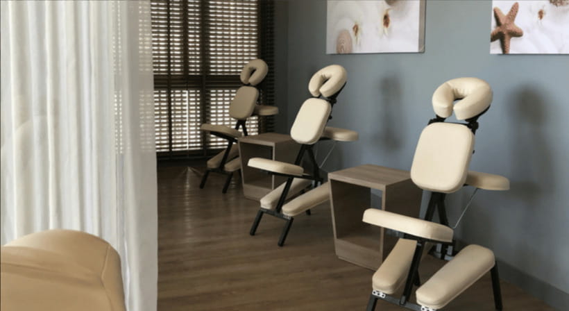 Pattaya: Let's Relax Spa Beachfront E-Voucher - The foot massage and the Pattaya view