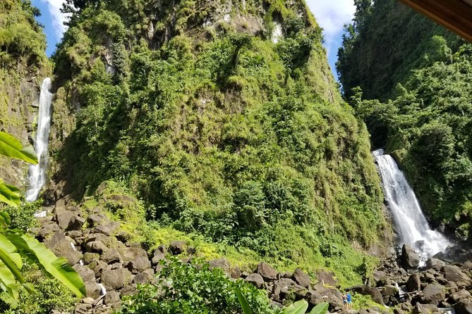 Pepper's Choice : Waterfalls, Sulphur Spa & Black Sand Beach - Trafalgar Falls and the famous Twin Falls view