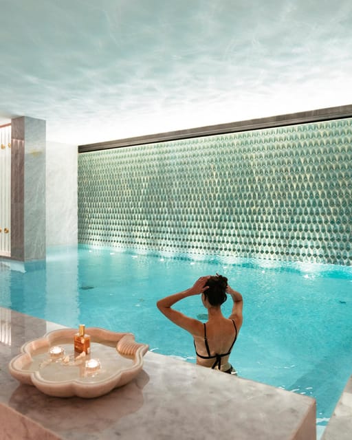 Porto: Relaxing by the pool, sauna and steam room - A quiet hour inside Le Monumental Palace