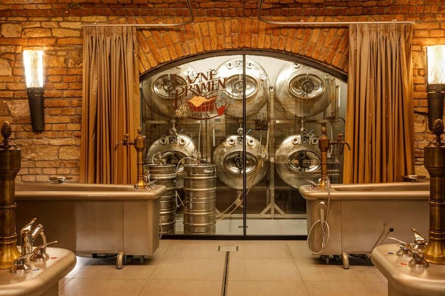 Prague: Lázně Pramen. Wine, Beer bath and Wellness SPA - A beer bath in the middle of Prague