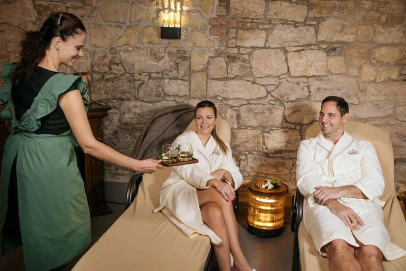 Prague: Lázně Pramen. Wine, Beer bath and Wellness SPA - Privacy, comfort, and group size