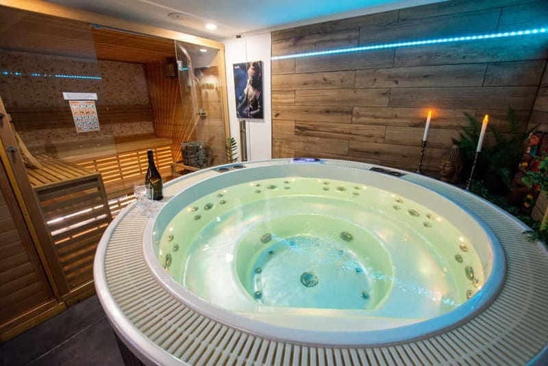Prague: Modern Private Spa with Jacuzzi and/or Sauna - What happens during the two-hour visit
