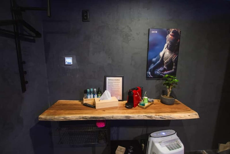 Prague: Modern Private Spa with Jacuzzi and/or Sauna - Prosecco, fruit, and the useful little extras