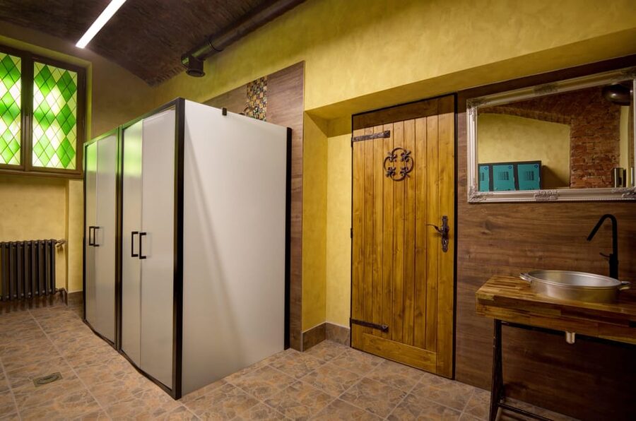 Prague: The Largest Beer SPA with Unlimited Beer Consumption - Privacy, changing rooms, and practical comfort