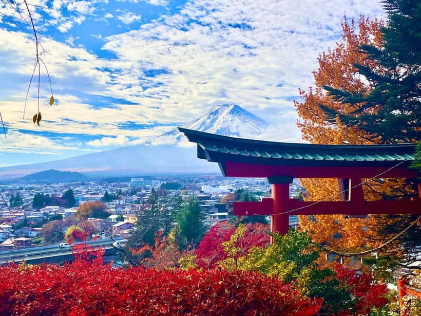 Private 2-Day Tour: Mt Fuji Hakone & Kamakura + Onsen Ryokan - Oshino Hakkai and a Yamanashi lunch