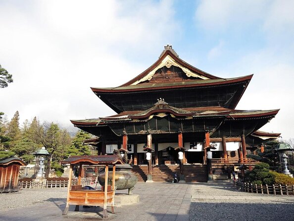 Private Nagano 1-Day Tour:Snow Monkeys,Zenko-ji,Obuse,Sake,Onsen - Obuse is the day’s most enjoyable food stop