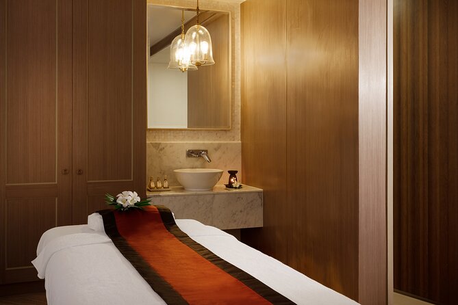 Private Royal Siam Thai Package with Thai Massage in Phuket - The white mud wrap adds a cleansing middle step