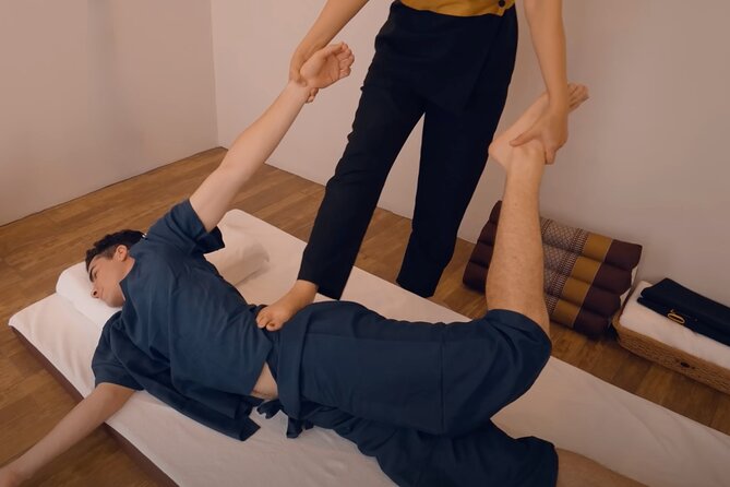 Private Thai Warrior Massage Experience - What the praise tells you, and what the criticism tells you